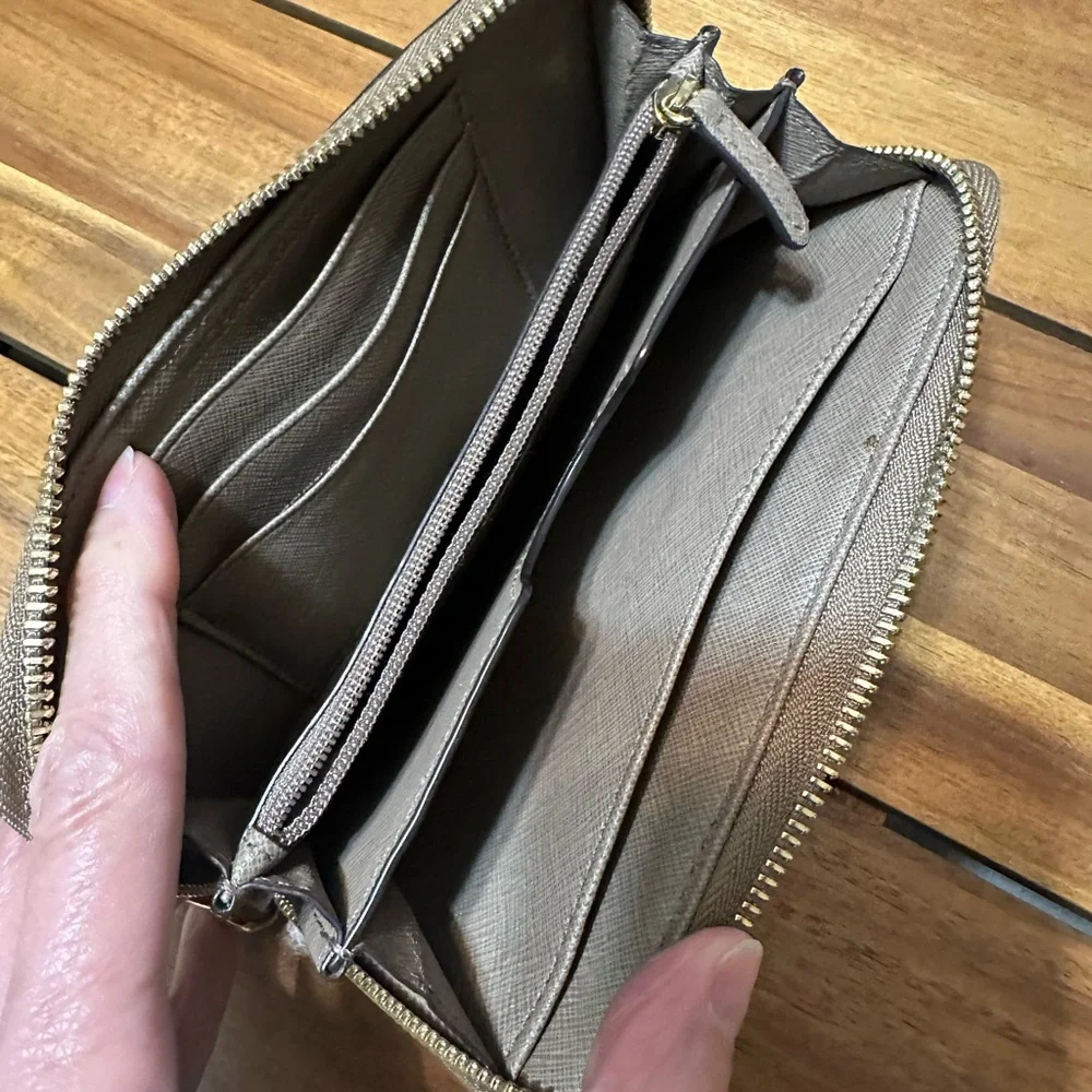 Michael Kors elegant tan
